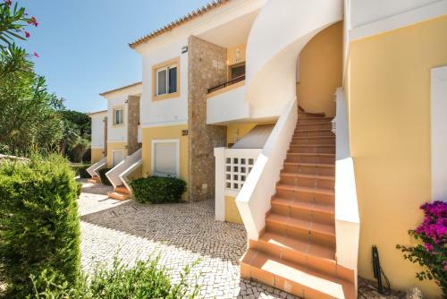 Beautiful Two Bedroom Apartment With Roof Terrace
