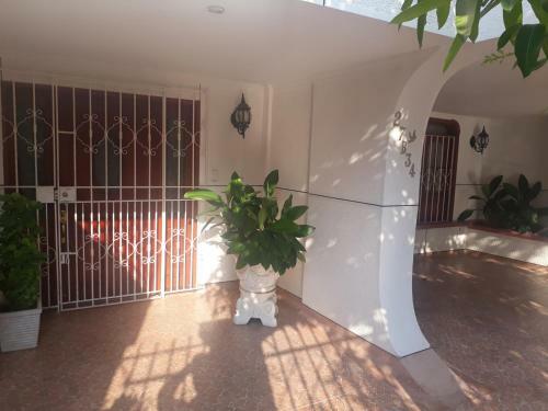 Casa Grande Totalmente Amoblada En Zona C�ntrica