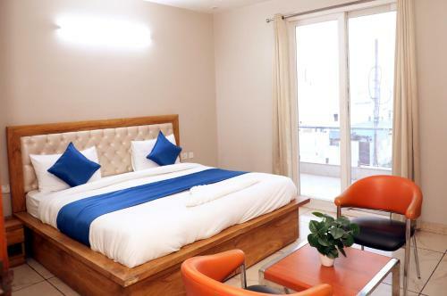 Niketan Medanta Palm Service Apartment