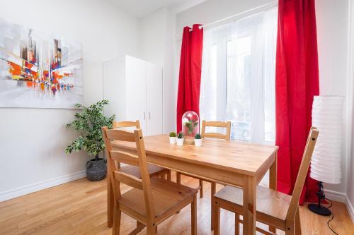 Hostal Individual Rooms For Rent In Shared House