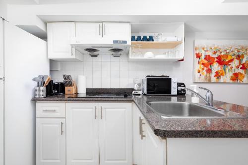 Hostal Individual Rooms For Rent In Shared House