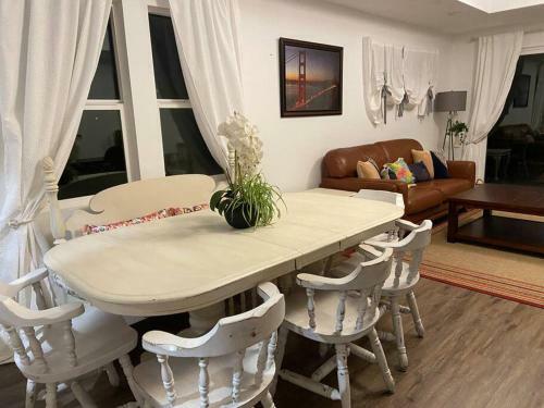 Newly Remodeled! Large Bright Modern House Central