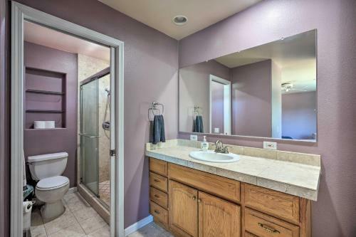 Sacramento Home With Private Pool And Hot Tub!