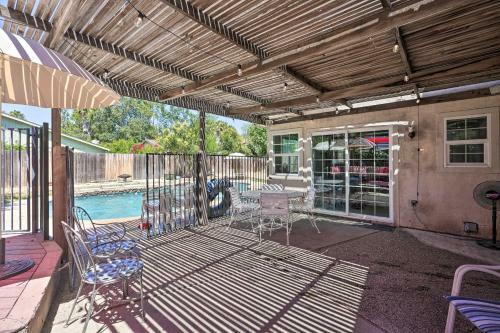 Sacramento Home With Private Pool And Hot Tub!
