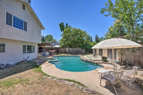Sacramento Home With Private Pool And Hot Tub!