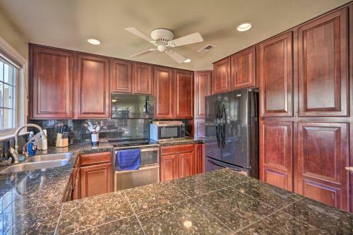 Sacramento Home With Private Pool And Hot Tub!