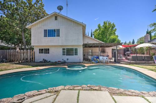 Sacramento Home With Private Pool And Hot Tub!