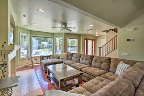 Sacramento Home With Private Pool And Hot Tub!
