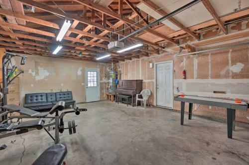 Sacramento Home With Private Pool And Hot Tub!