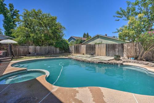 Sacramento Home With Private Pool And Hot Tub!