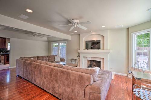 Sacramento Home With Private Pool And Hot Tub!
