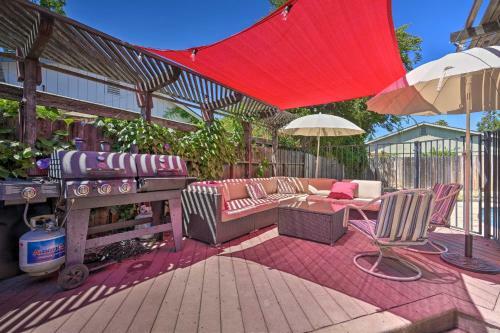 Sacramento Home With Private Pool And Hot Tub!