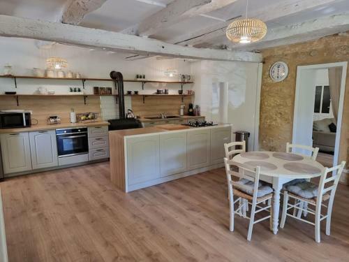 Maison En Pierre - 6 Pers - 3 Ch