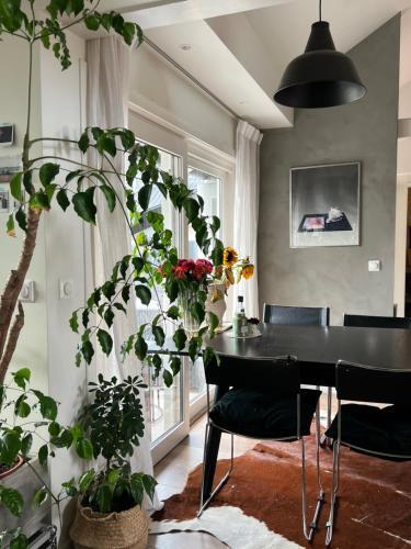 Apartamento Sentral Loftsleilighet Med Solfylt Utetplass