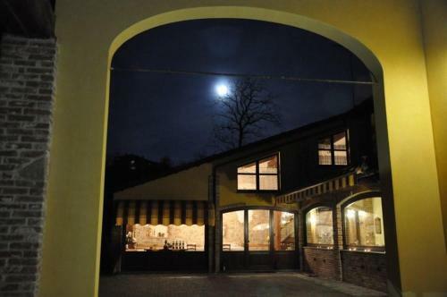 Hostal Rosso Di Sera