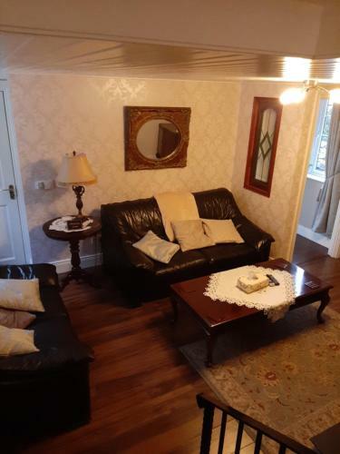 Riverside Lodge B&B