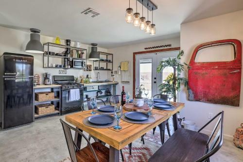 Indie-eclectic Desert Home With Hot Tub And Patio