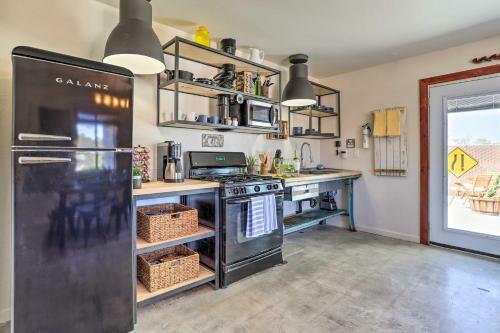 Indie-eclectic Desert Home With Hot Tub And Patio