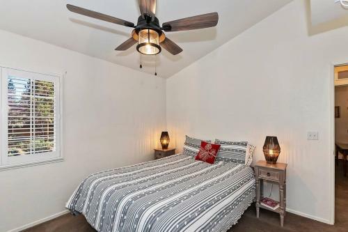 Fitzys Fir Lodge-modern! Pet Friendly! Family Fun!
