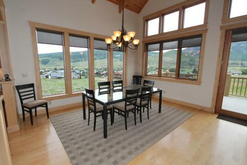 Cascadilla House Stunning 3 Br Home In Cbs Incredible Views