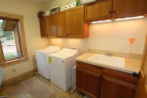 Cascadilla House Stunning 3 Br Home In Cbs Incredible Views