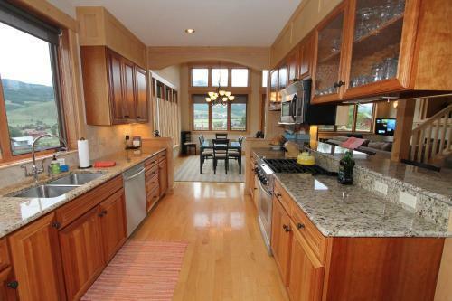 Cascadilla House Stunning 3 Br Home In Cbs Incredible Views