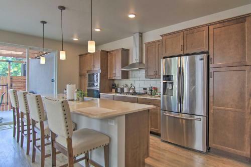 Upscale And Modern Colorado Springs Townhome!
