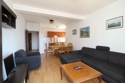 Apartments Maslina Palit