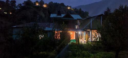 Bed & Breakfast The Joint Cafe & Homestay India