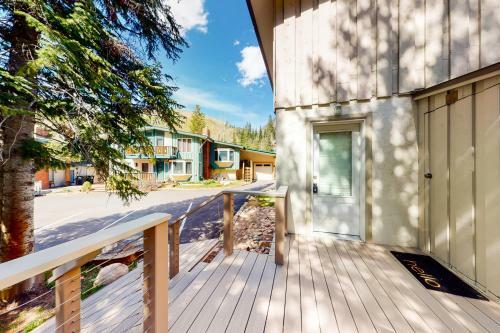 East Vail Escape