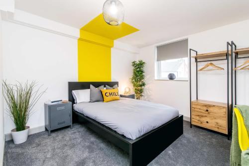 ?onpoint - Large 6 Bed House With Parking!?