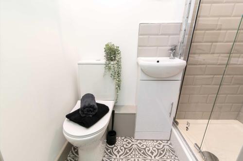 ?onpoint - Large 6 Bed House With Parking!?