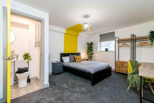 ?onpoint - Large 6 Bed House With Parking!?