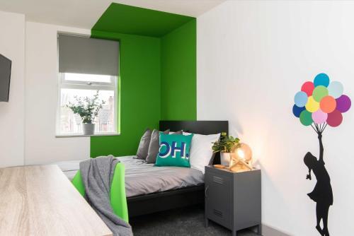 ?onpoint - Large 6 Bed House With Parking!?