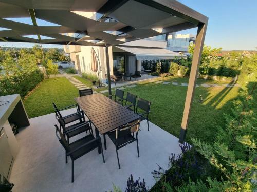 Olea Valley Holiday Villa