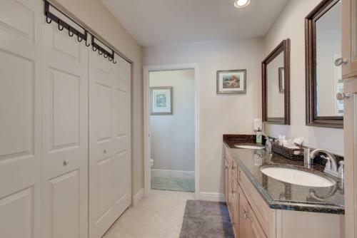 Direct Intercoastal Access W Pool