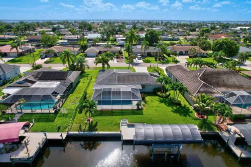 Direct Intercoastal Access W Pool