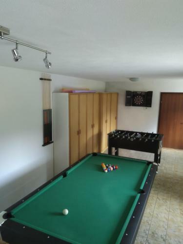 Villa Pool, Pokale, Sauna, Billard, Kirche U. Viel Natur