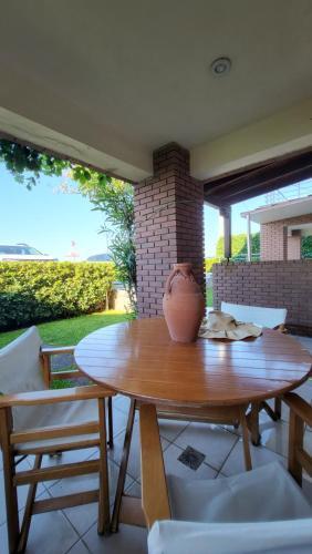 Apartamento Maison Evita, Elegant Beachfront Apt, Polychrono