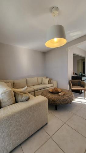 Apartamento Maison Evita, Elegant Beachfront Apt, Polychrono