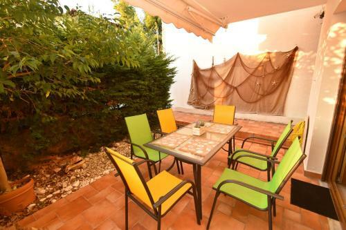 Sea Side Pine Maisonette, Siviri