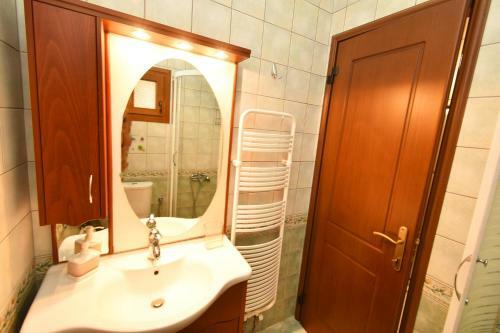 Sea Side Pine Maisonette, Siviri