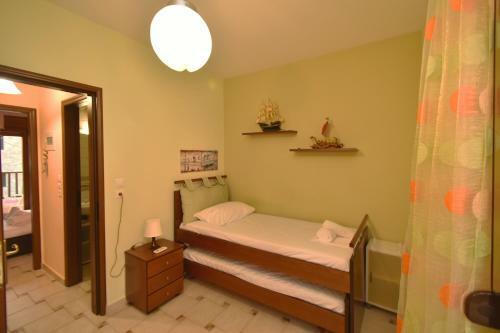 Sea Side Pine Maisonette, Siviri