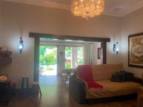 Casa Agrad�vel Com Piscina E Lareira