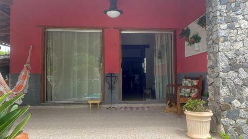 Casa Agrad�vel Com Piscina E Lareira