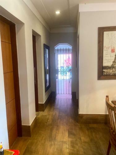 Casa Agrad�vel Com Piscina E Lareira