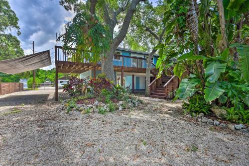 Beach And Bike Bungalow With Hot Tub And Fire Pit