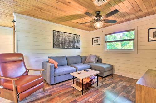Beach And Bike Bungalow With Hot Tub And Fire Pit
