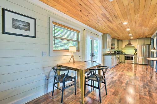 Beach And Bike Bungalow With Hot Tub And Fire Pit