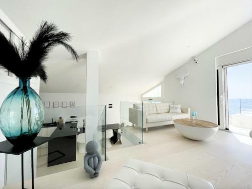Villa Al Mar With Pool In Estepona